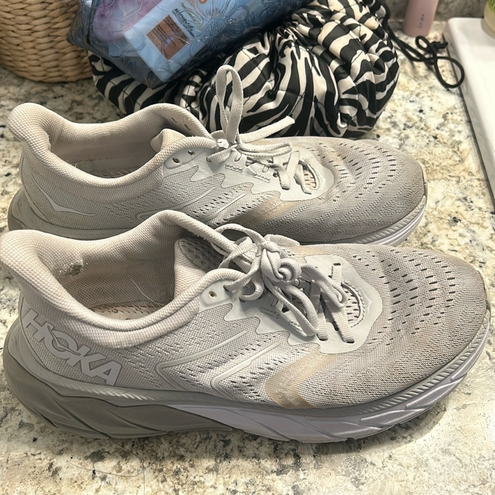 Hokas
